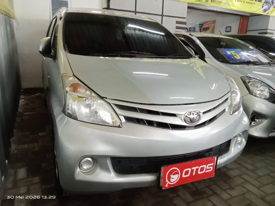 mobil bekas di bawah 100 juta: toyota avanza 2014